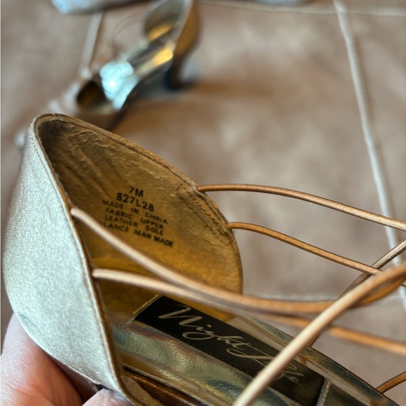 Night Life Gold satin heel - Picture 5 of 6